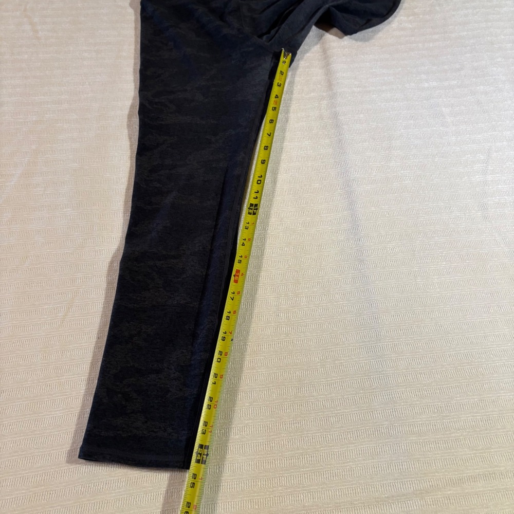 Vuori Daily Leggings Charcoal Camo High Rise Yoga Pants VW444 Womens L - Picture 7 of 8